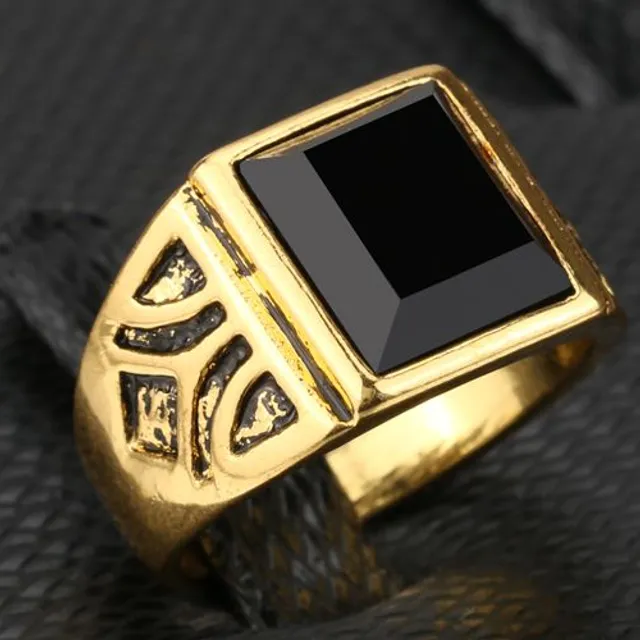 Pánsky pozlátený prsteň s čiernym kameňom Veľkosť: 10