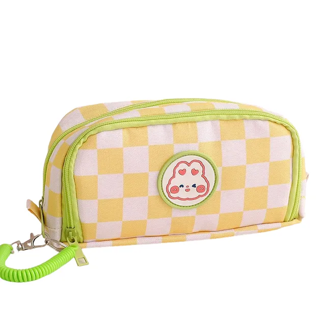 Pencil case cu carouri P3586