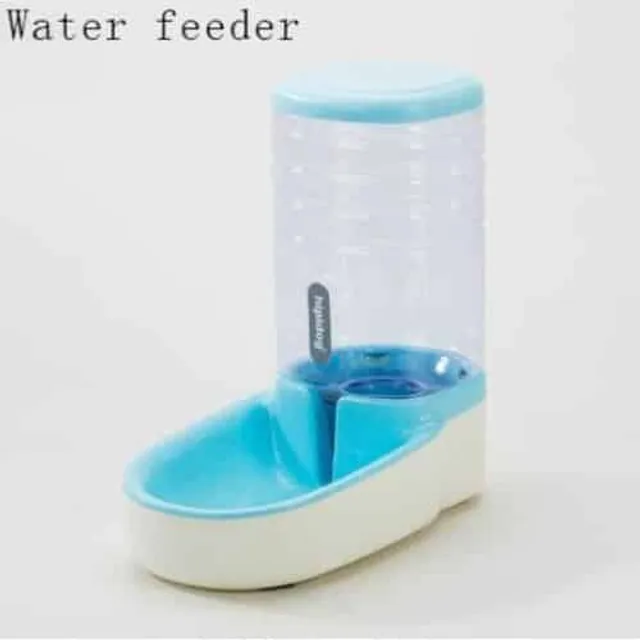 Powder dispenser for dogs or cats