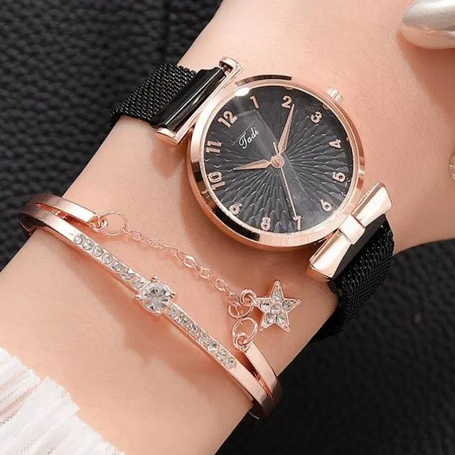 Dámske náramkové hodinky s elegantným vzorom