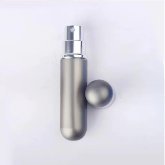 Practical mini bottle for pumping your favourite perfume in matt Arwel finish
