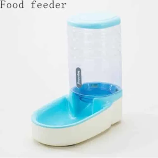 Powder dispenser for dogs or cats