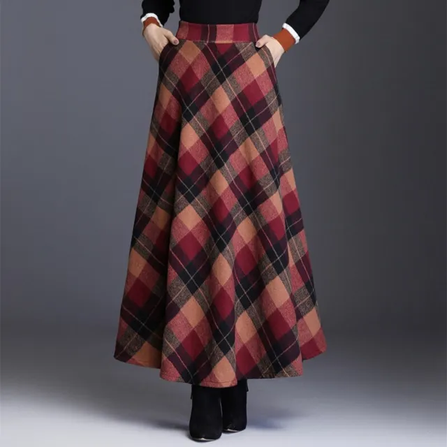 Women's long skirt with checkered pattern A1142