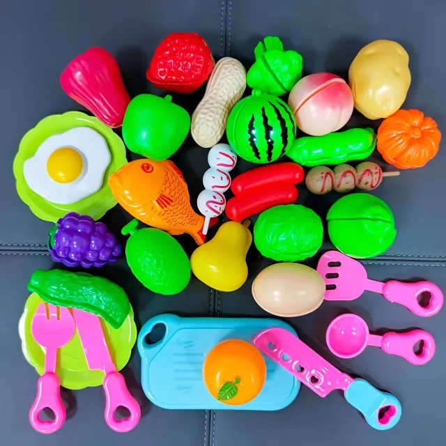 Fun set of toys for simulation of food cutting