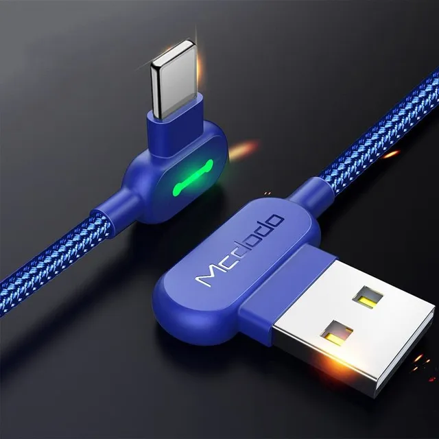 Lomený rychlonabíjecí Lightning USB kabel na iPhone