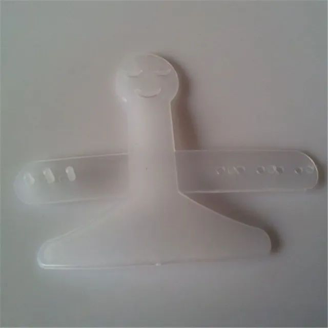 Silicone finger guard during cutting