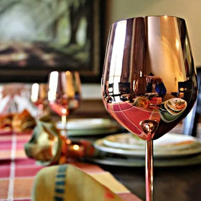 Metallic wine glasses