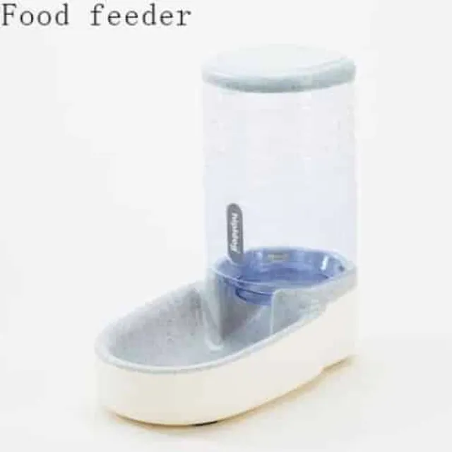 Powder dispenser for dogs or cats