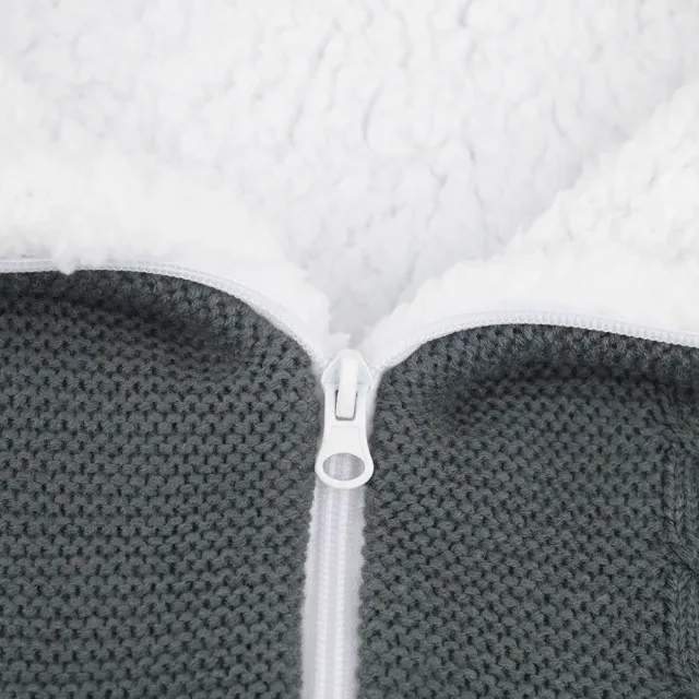 Knitted warm sleeping bag made of wool for newborns in autumn/winter to crib or stroller