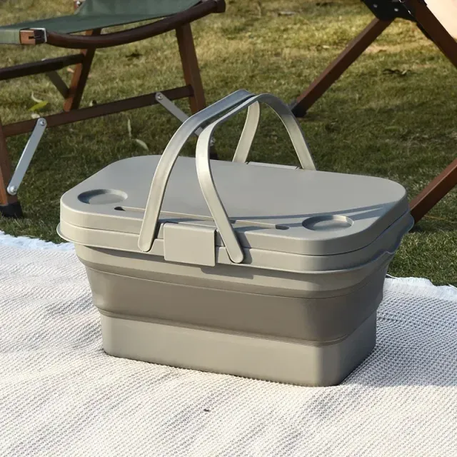 Folding picnic basket with durable lid