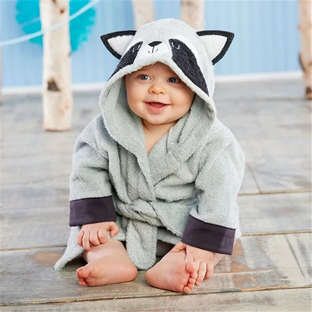 Children's robe with hood and animal motifs 4