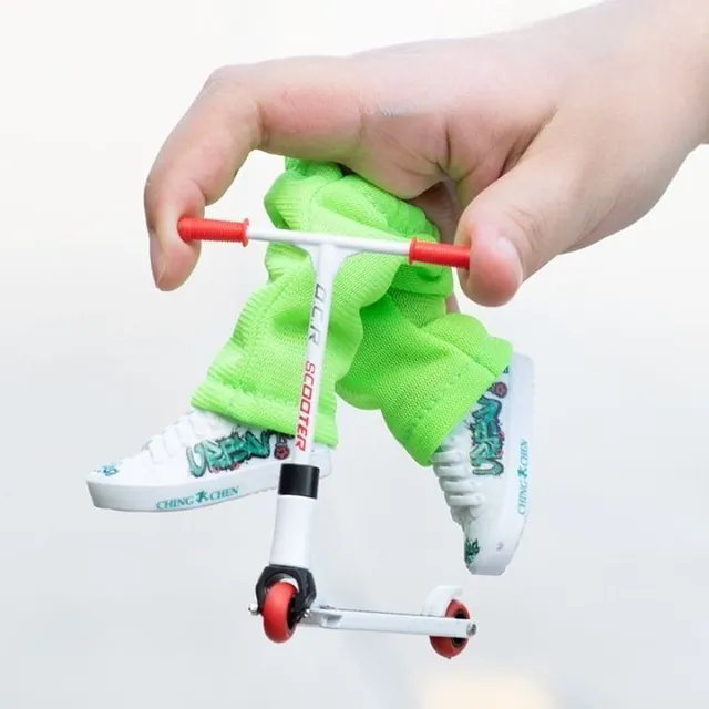 Plastic mini set for fingerskating - scooter