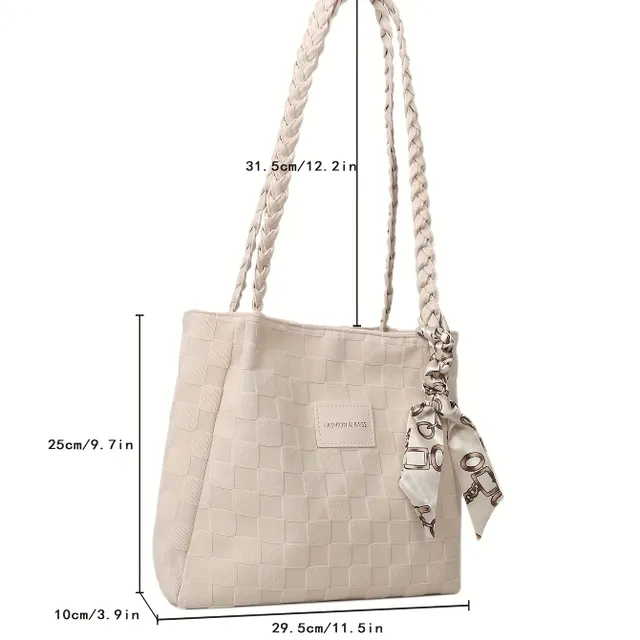Elegantní dámská tote kabelka s károvaným vzorem a šátkem, ideální pro každodenní použití