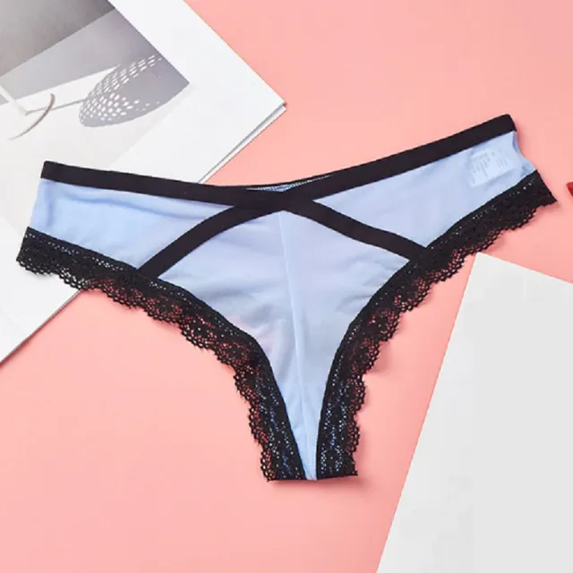 String sexy en dentelle pour femme