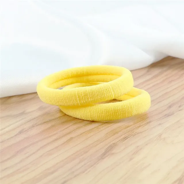 Sada moderných elastických športových gumičiek Kira