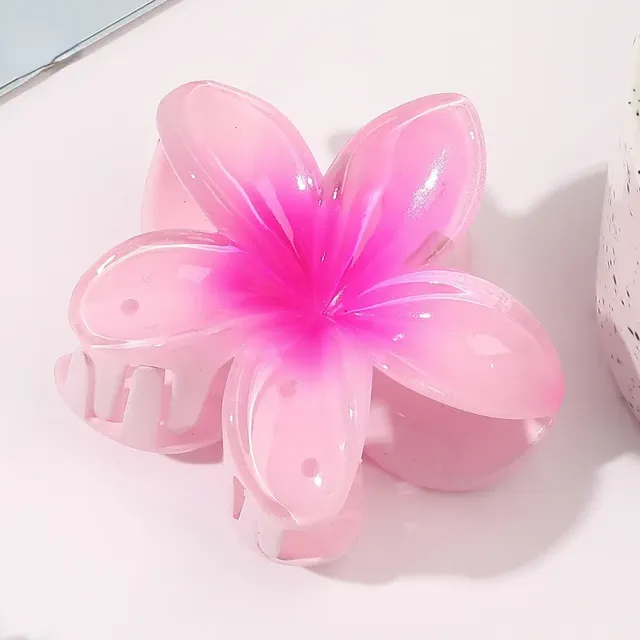 Hair clip with a pretty look in the shape of a flower slice for women