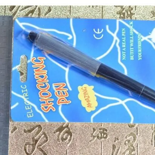 Vtipné pero dávající bezbolestné elektrické šoky - Prank