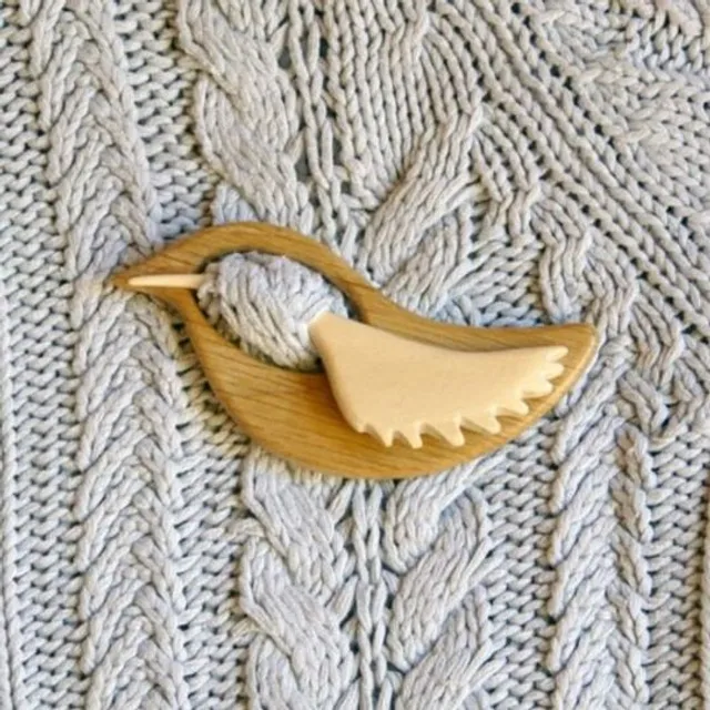 Stylish wooden brooch suitable for sweaters - several different versions of Kelechi