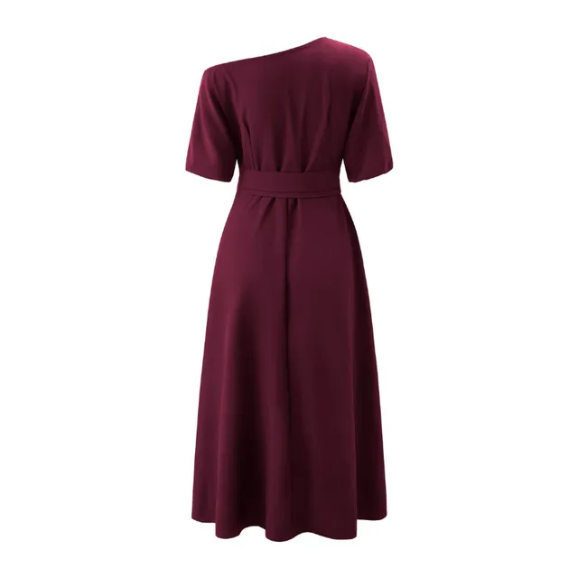 Robe élégante pour femme avec jupe évasée