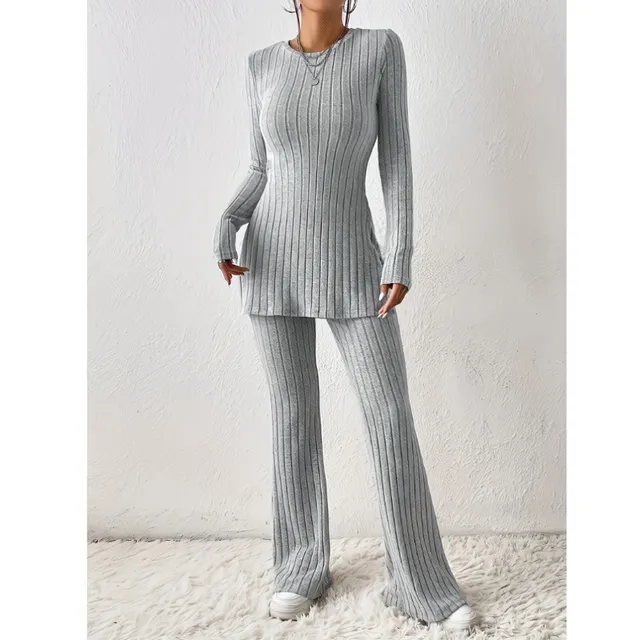 Ladies' two-piece set in ribbed knit - long sleeves, slit, bell bottoms