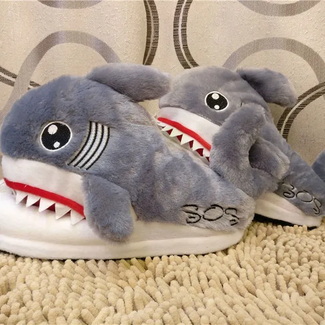 Women's shark-shaped slippers