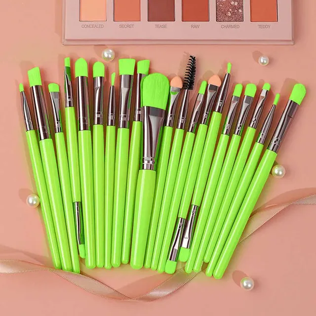 Luxury professional set of light green makeup brushes 20 pcs Clementine