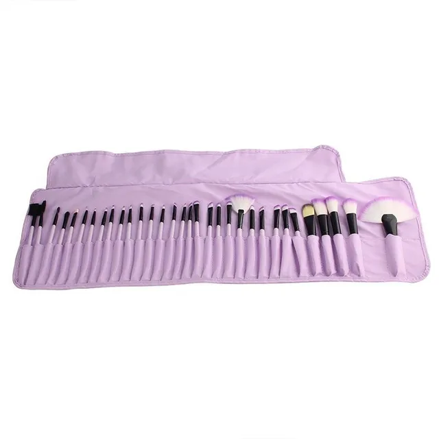 Set of cosmetic brushes