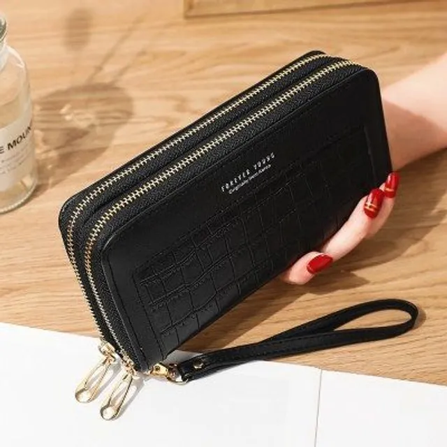 Spacious wallet for women