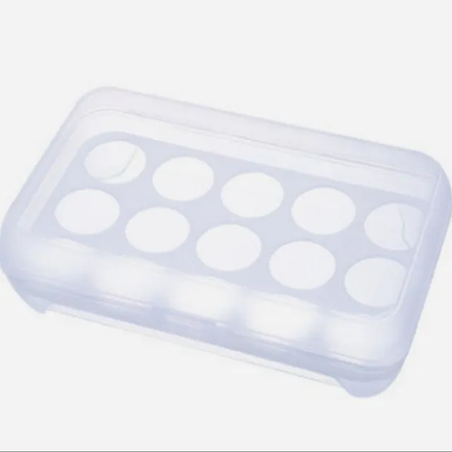 Plastikowe pudełko na 15 jajek