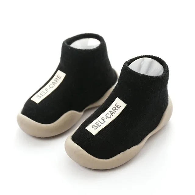 Baby socks with rubber sole