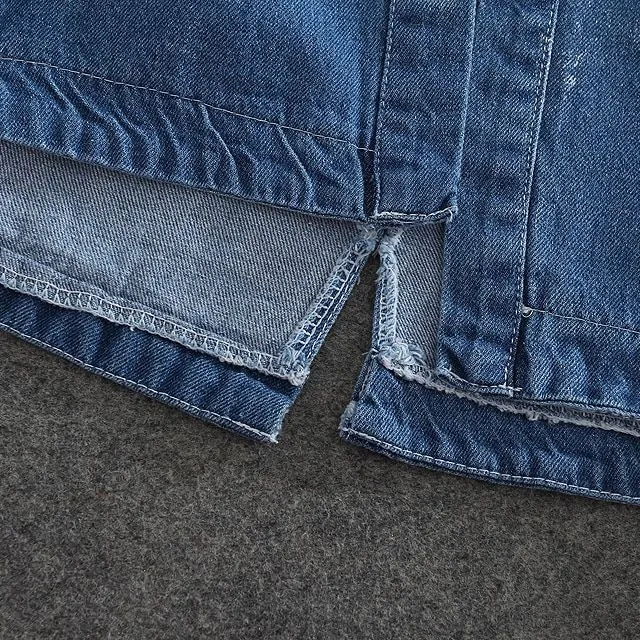 Dámská džínová středně dlouhá košile s děrováním