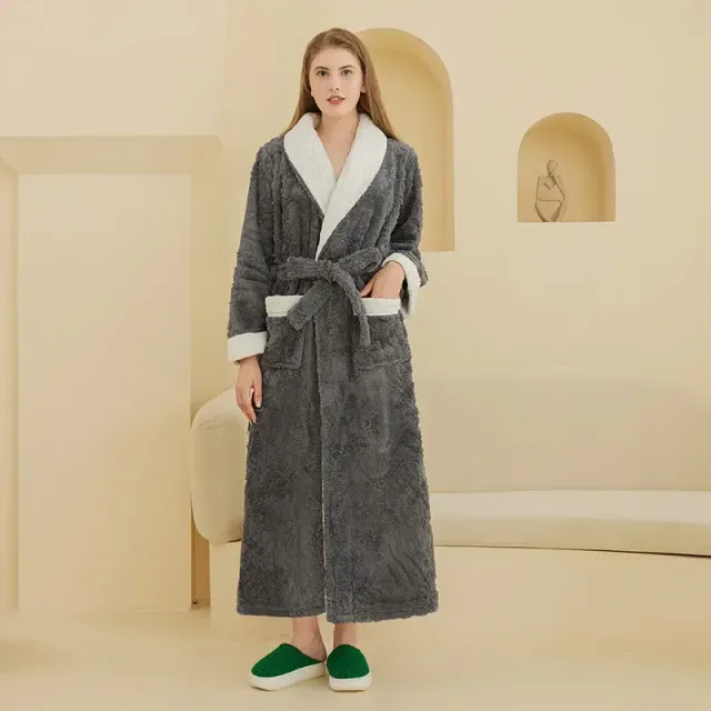 Robe d'hiver luxueuse pour femme en flanelle jacquard à coupe longue pour un port chaud et confortable