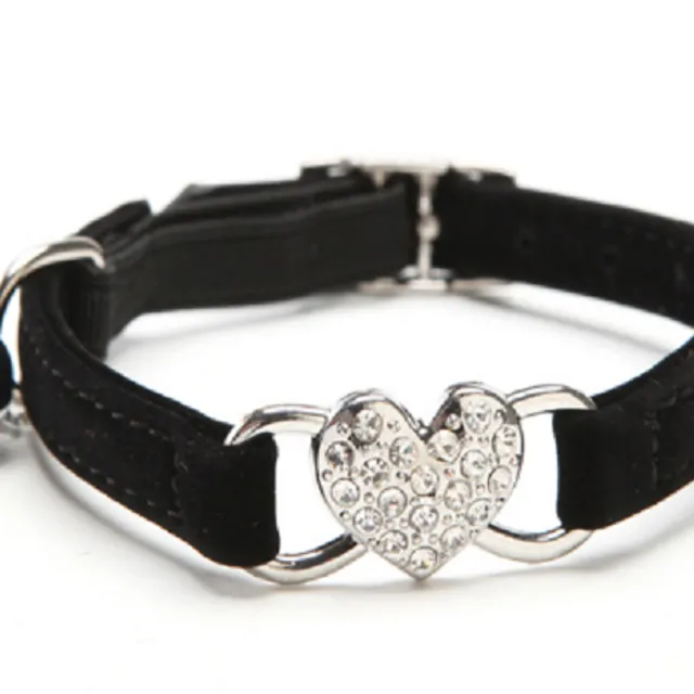 Velvet collar for cat with heart and bell black