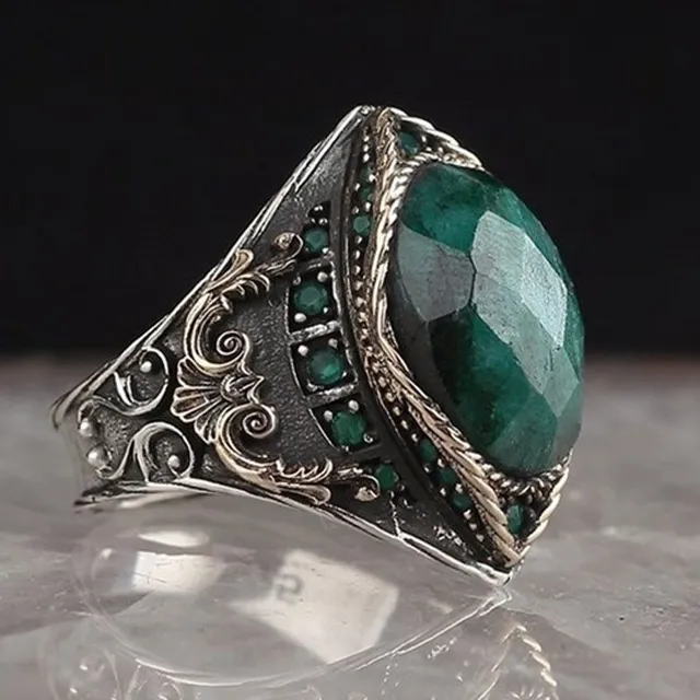 Men's chunky vintage ring with stone