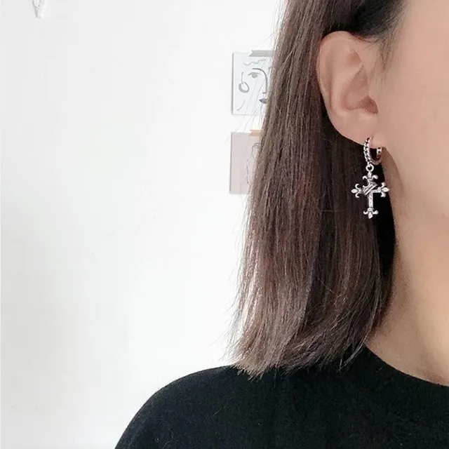 Boucles d'oreilles rondes avec croix G1383