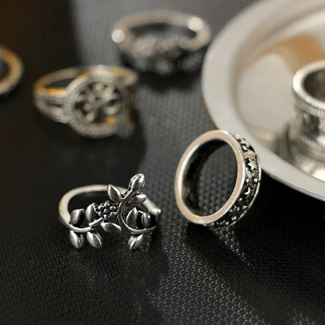 Zestaw stylowych pierścionków dla kobiet - 9 szt. (srebrny)