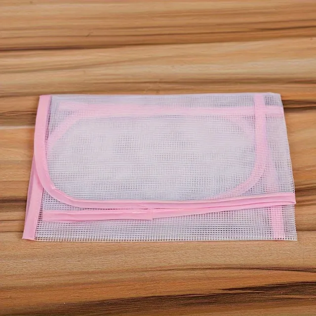 Ironing pad with thermal protection - for safe ironing without damage to clothing