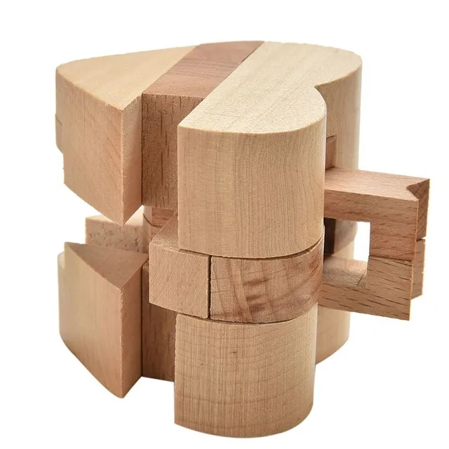 Puzzle din lemn în formă de inimă