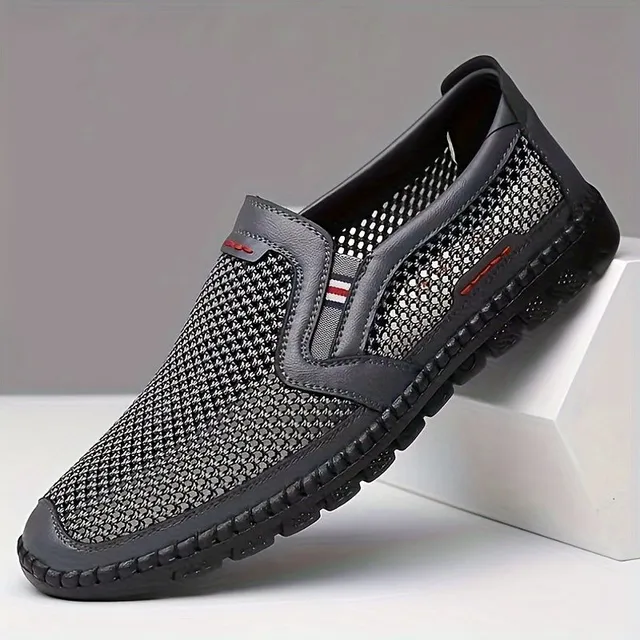 Light and breathable shoes for men - ideal for hiking, fishing and everyday wearing