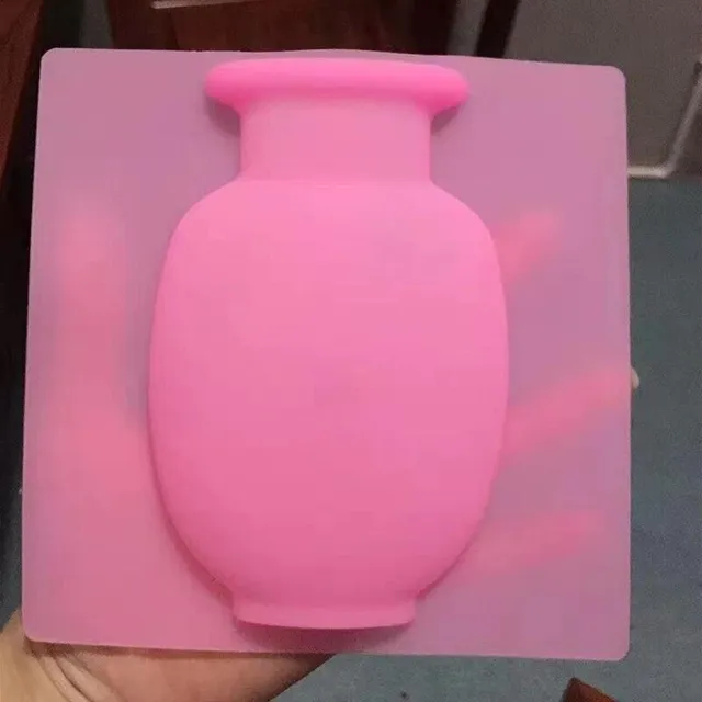 Sticking vase on the wall