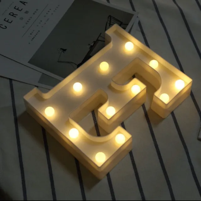 LED-es világító betűk e