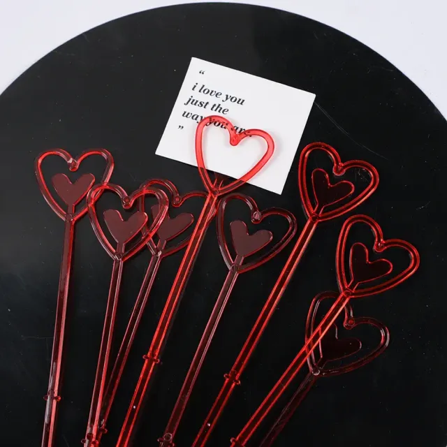 80 pcs of plastic heart holders for flower messages