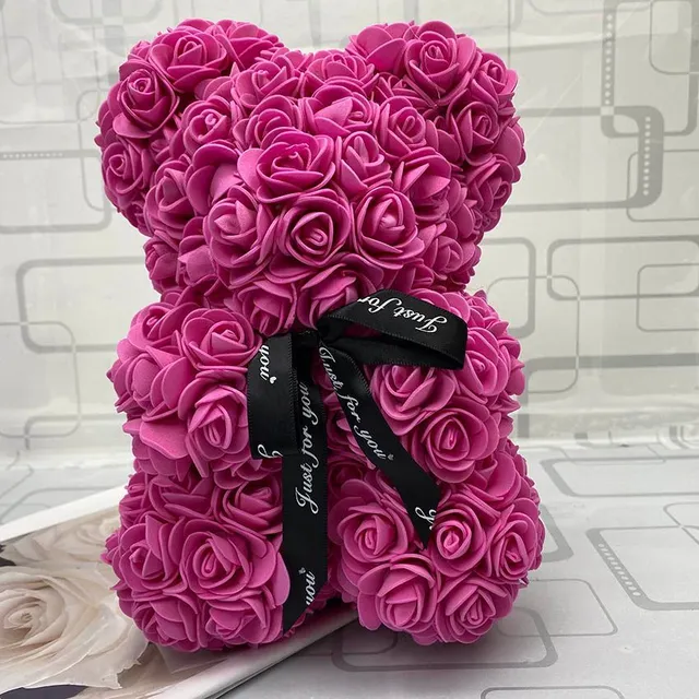 Valentýnský medvídek z růží