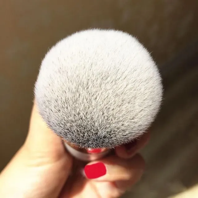 Professional cosmetic brush for make-up