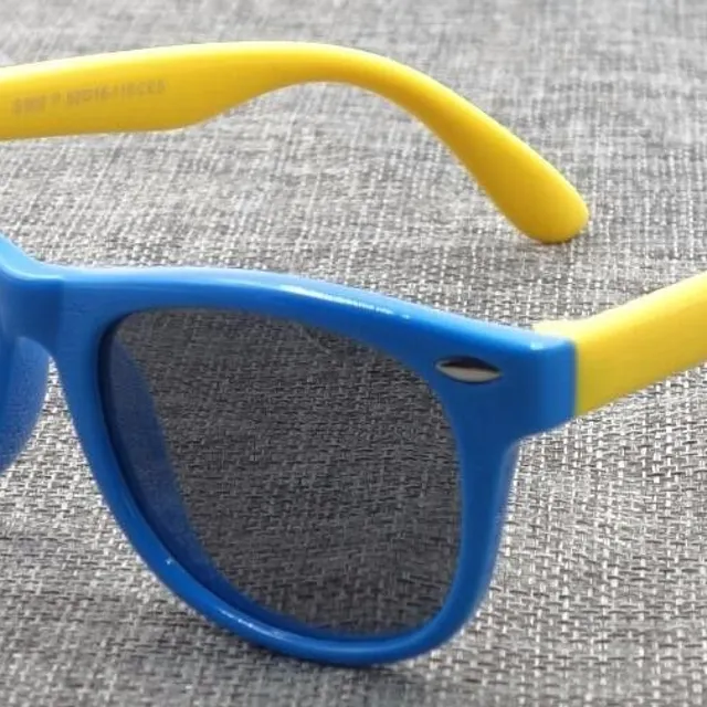 Okulary przeciwsłoneczne dla dzieci - 11 wariantów