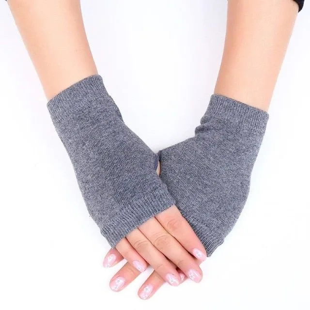 Women's knitted fingerless gloves