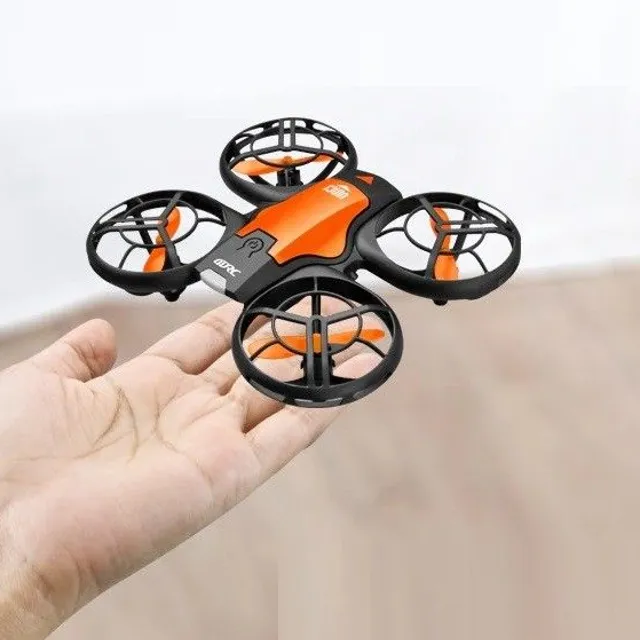 Dron z kamerą i akcesoriami K2627