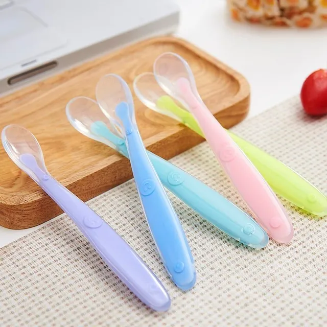 Children's silicone teaspoon © Babysitters