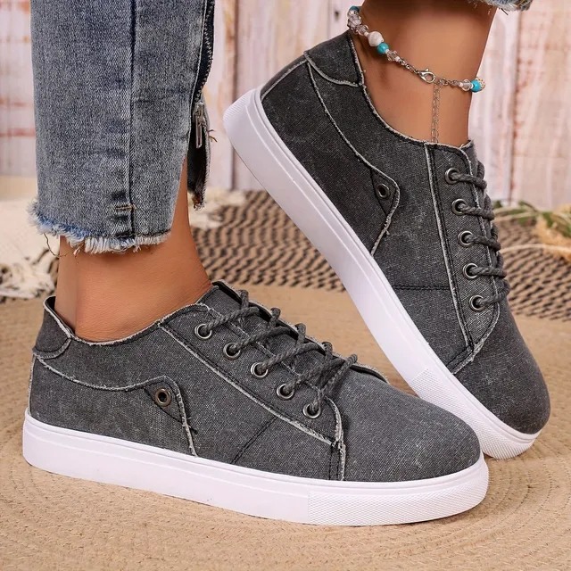 Women's single-colored sneakers, laced, light with soft sole, for skateboarding and comfortable walking