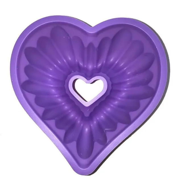 Heart-shaped mould for bundt cake